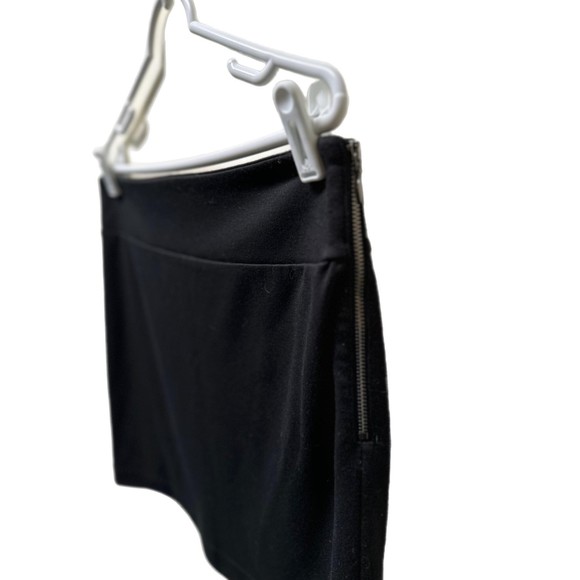 Banana Republic Black Mini Skirt, Size 8, Pre-owned - Picture 4 of 5